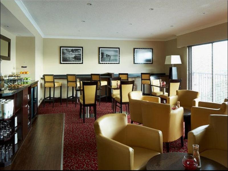The Aberdeen Dyce Hotel Exterior foto